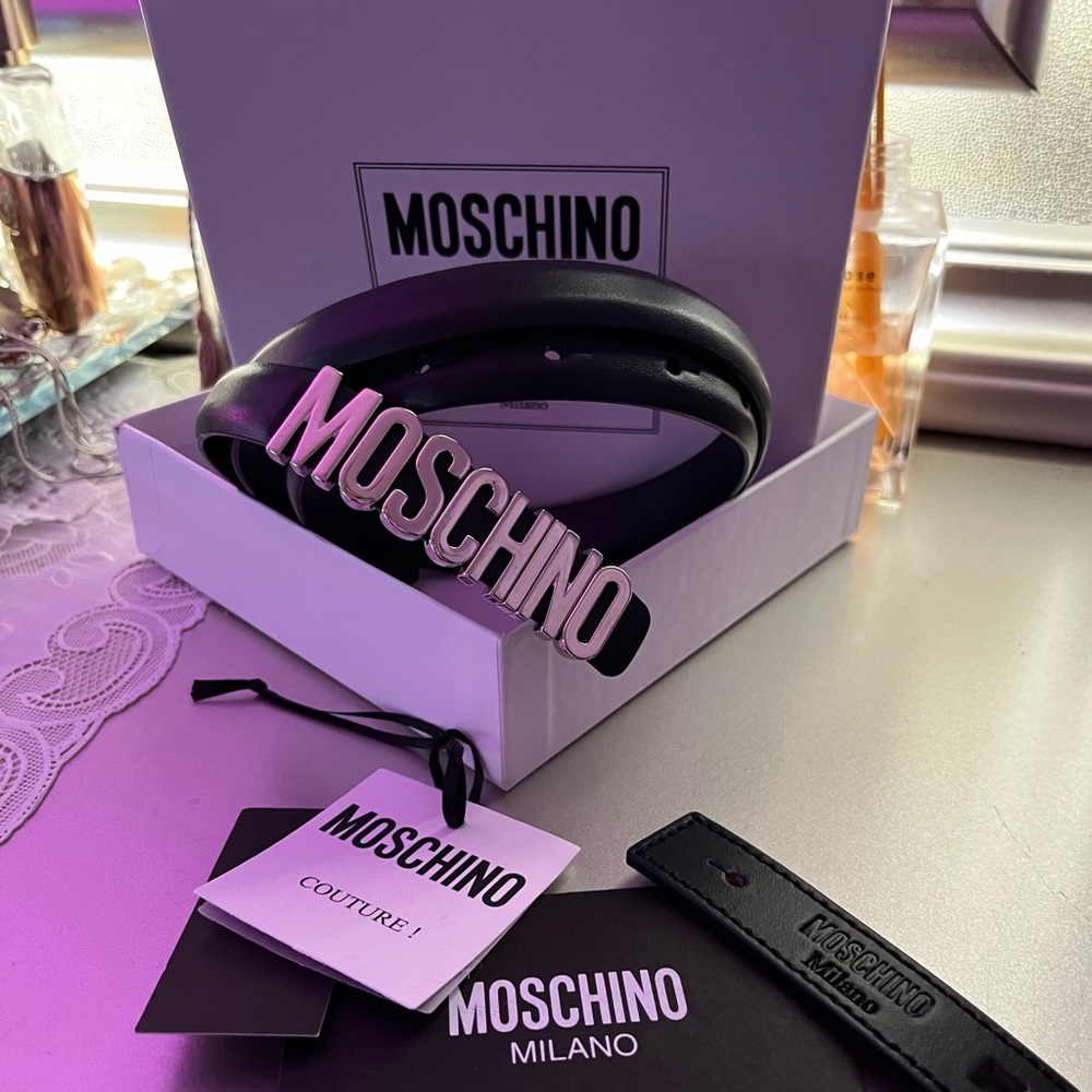 Moschino belt🖤